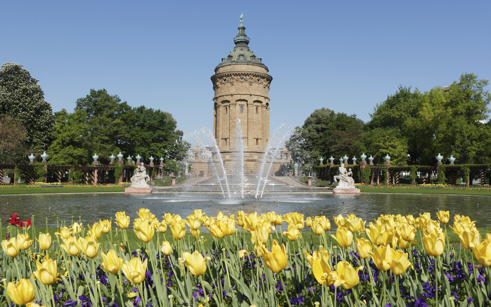 Wasserturm, Mannheim - © shutterstock_183776000