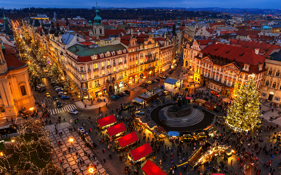 Altstädter Ring zur Weihnachtszeit in Prag - © Rostislav Glinsky - stock.adobe.com
