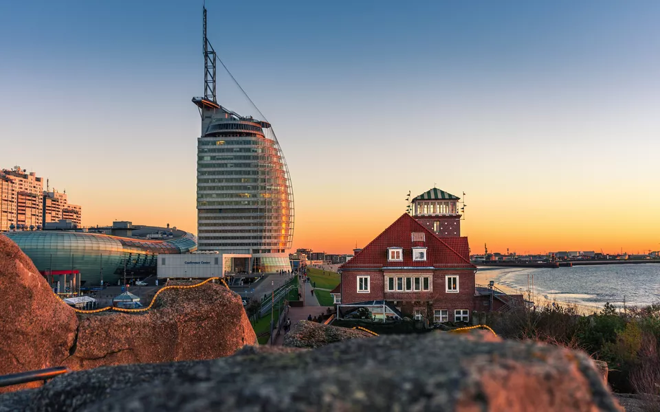 Sonnenuntergang in Bremerhaven, Deutschland - ©Steffen - stock.adobe.com
