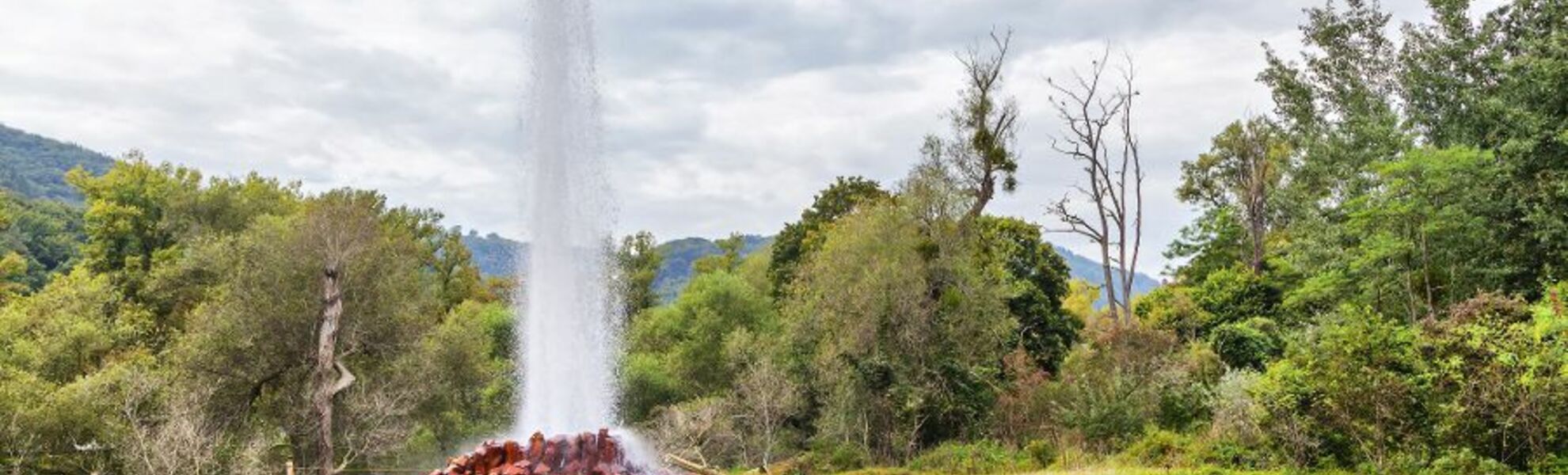 Andernach Geyser - start of eruption - © bbsferrari - Fotolia