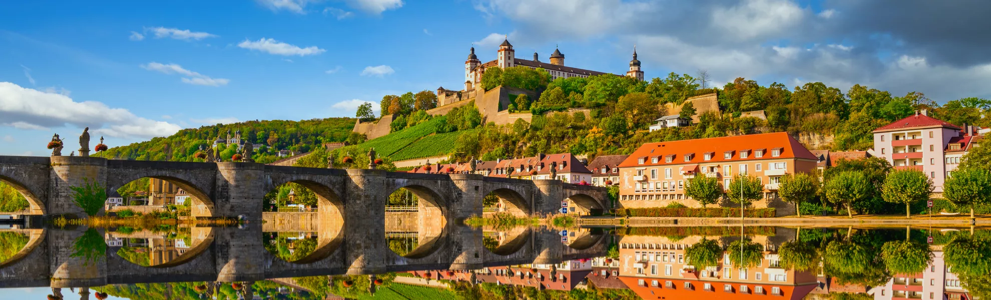 Festung Marienberg oberhalb von Würzburg in Unterfranken, Deutschland - © Pawel Pajor - stock.adobe.com Festung Marienberg oberhalb von Würzburg in Unterfranken, Deutschland - © Pawel Pajor - stock.adobe.com
