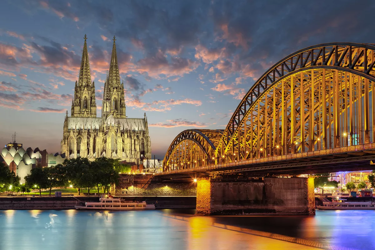 Köln Dom am Rhein - © pixelliebe - stock.adobe.com