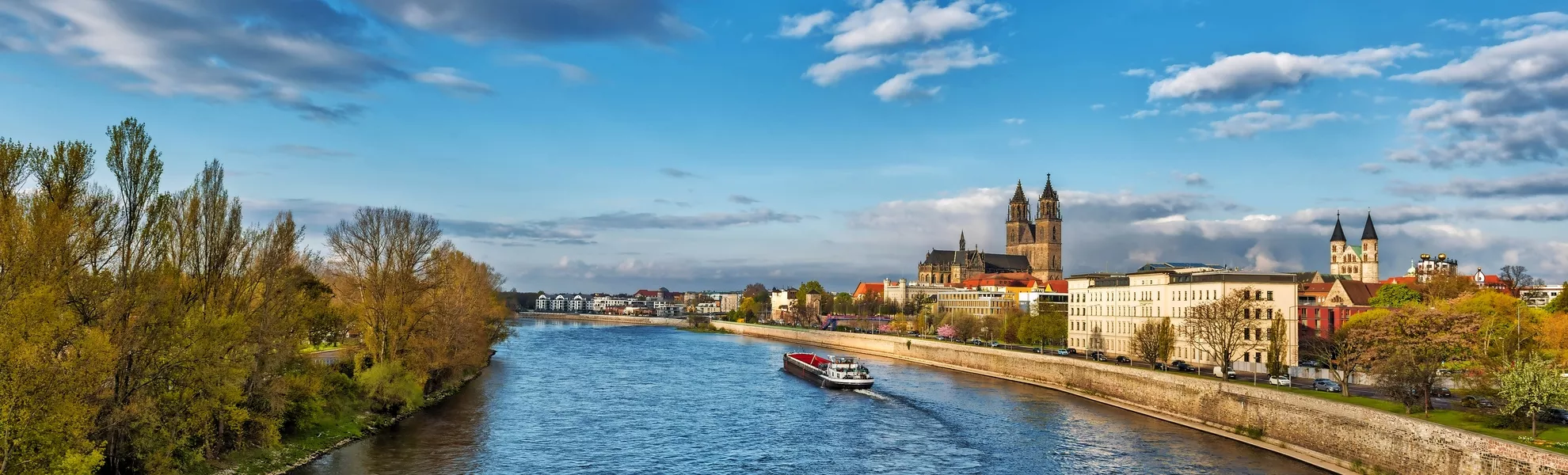 Magdeburg - Blick auf den Dom und die Elbe - © larauhryn - stock.adobe.com