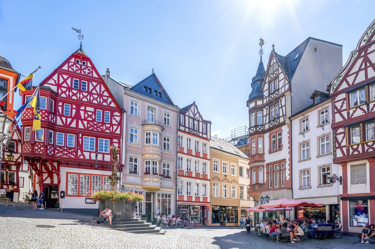 Marktplatz, Bernkastel - © Sina Ettmer - stock.adobe.com