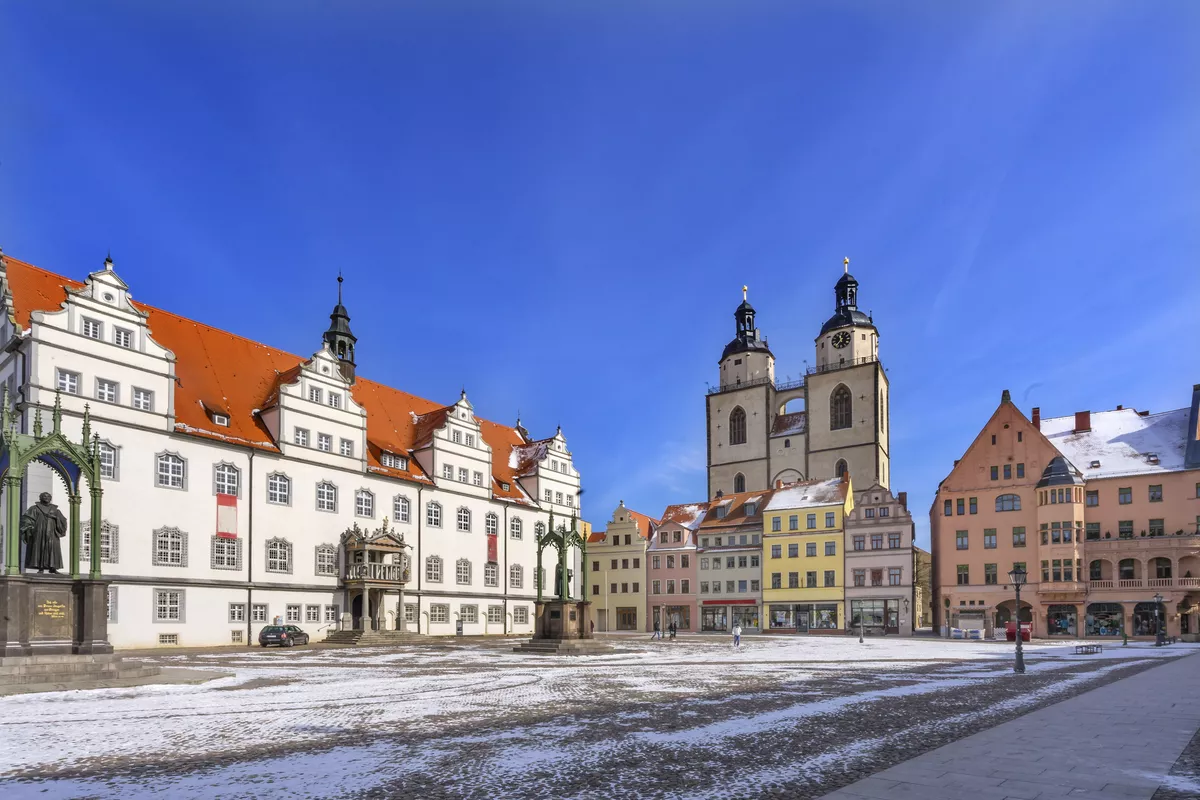 Marktplatz mit Martin Luther Monument, Wittenberg - © Â© William Perry 2018Northwest Trade Photos, 4330 157th PL SE, Bellevue, WA 425-957-4593, nwtradephotos@yahoo.com