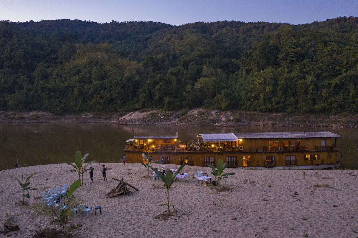 Dinner auf der Sandbank, Laos