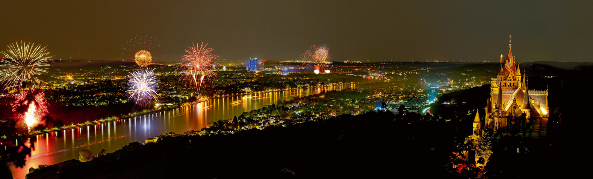 Rhein in Flammen - © Stefan Krber - Fotolia