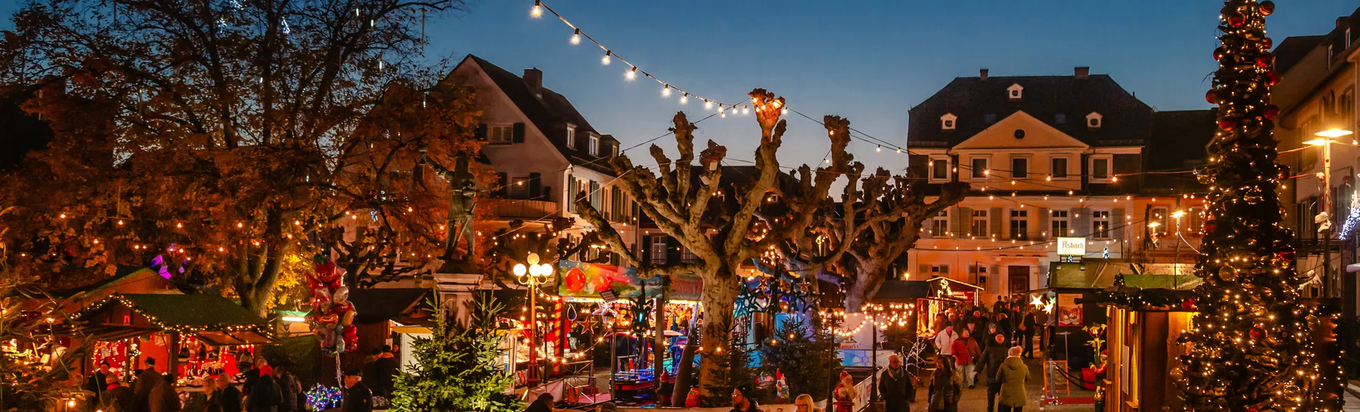 Rüdesheimer Weihnachtsmarkt der Nationen - © www.weihnachtsmarkt-der-nationen.de