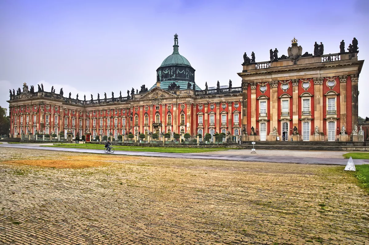 Schloss Sanssouci, Potsdam - © shutterstock_276401771