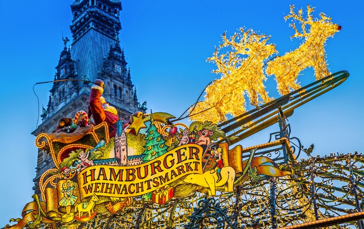 Hamburger Weihnachtsmarkt am Rathaus, Deutschland - © powell83 - Fotolia