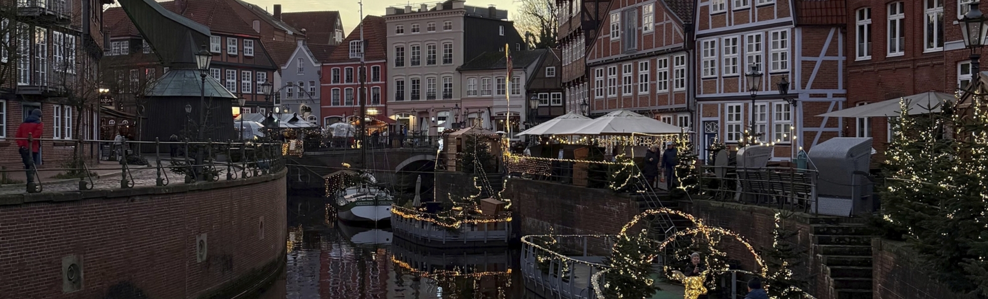 Schwinge in Stade bei Abenddämmerung - Monika Theiler
