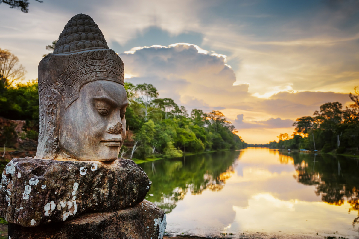 Steingesicht Asura in Angkor Thom - © efired - stock.adobe.com