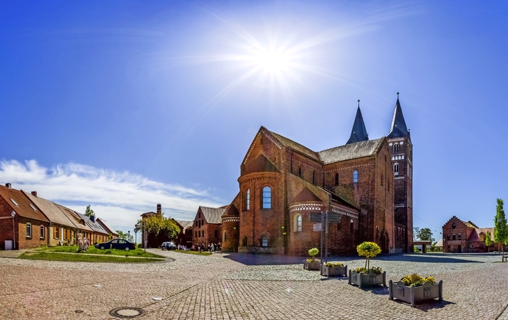 © pure-life-pictures - stock.adobe.com - Kloster Jerichow 