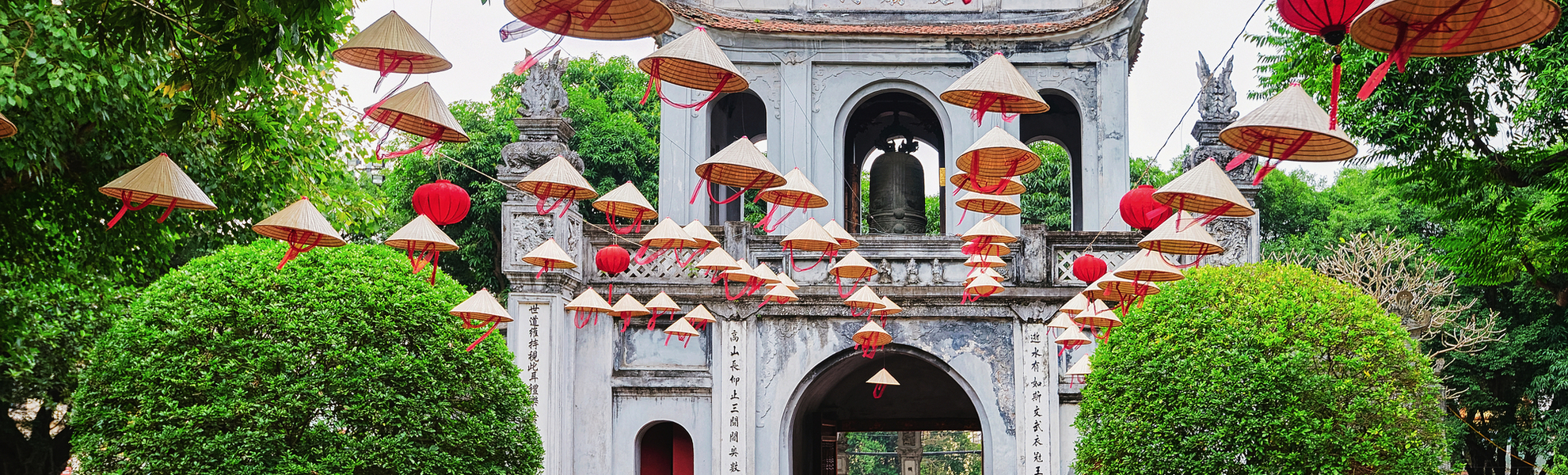 Innenhof des Literaturtempels in Hanoi - © Roman Babakin - stock.adobe.com