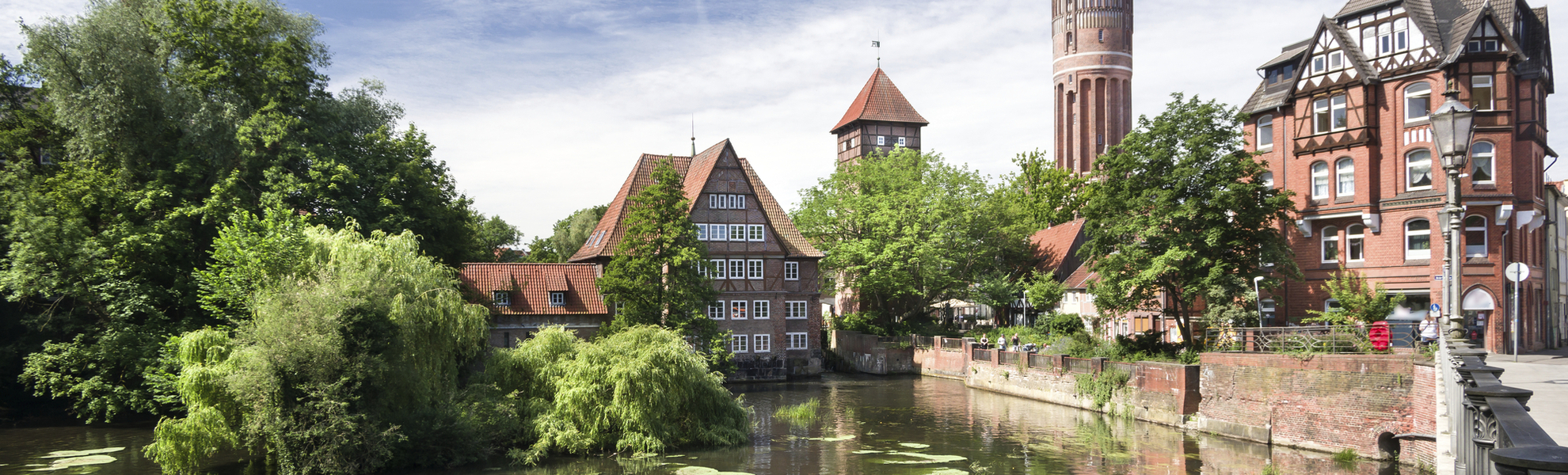 Lüneburg Bei der Ratsmühle im Sommer entzerrt - © Carl-JÃ¼rgen Bautsch - stock.adobe.com