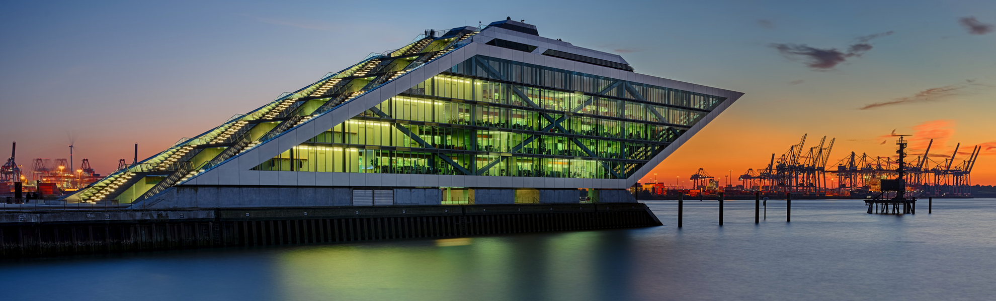 Dockland in Hamburg - © Blickfang - stock.adobe.com