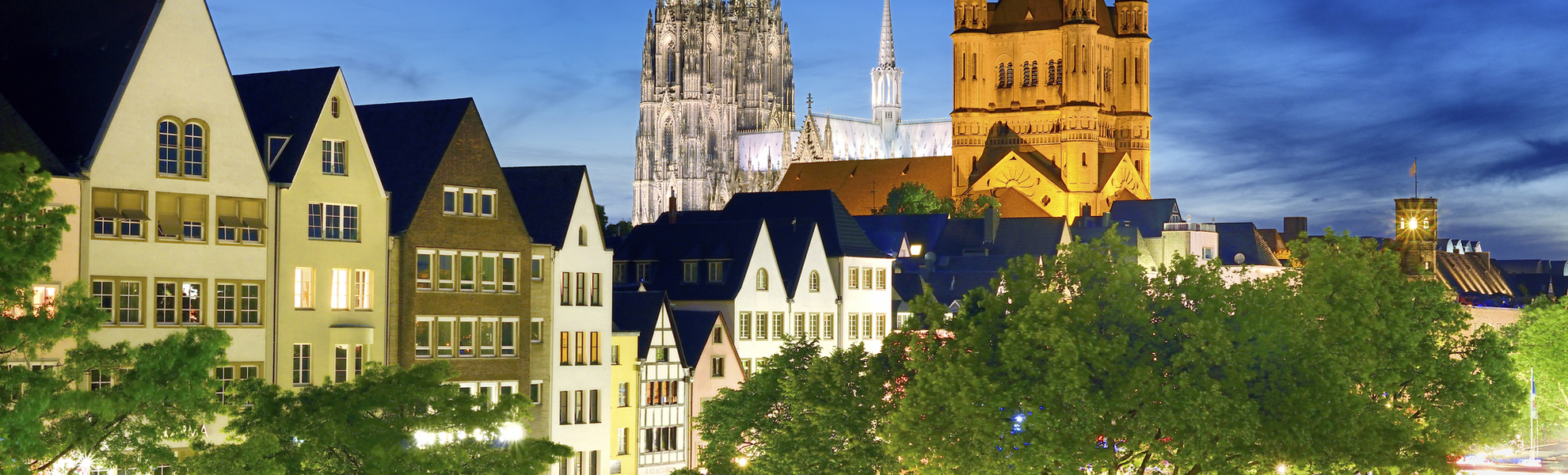 Altstadt mit Dom und Groß St. Martin, Köln - © FRANCESCO CAROVILLANO