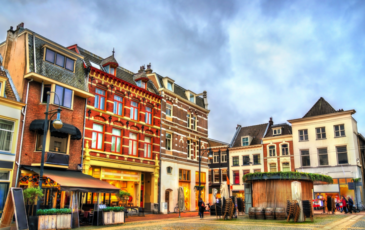 © Leonid Andronov - stock.adobe.com - traditionelle Häuser in Arnheim, Niederlande
