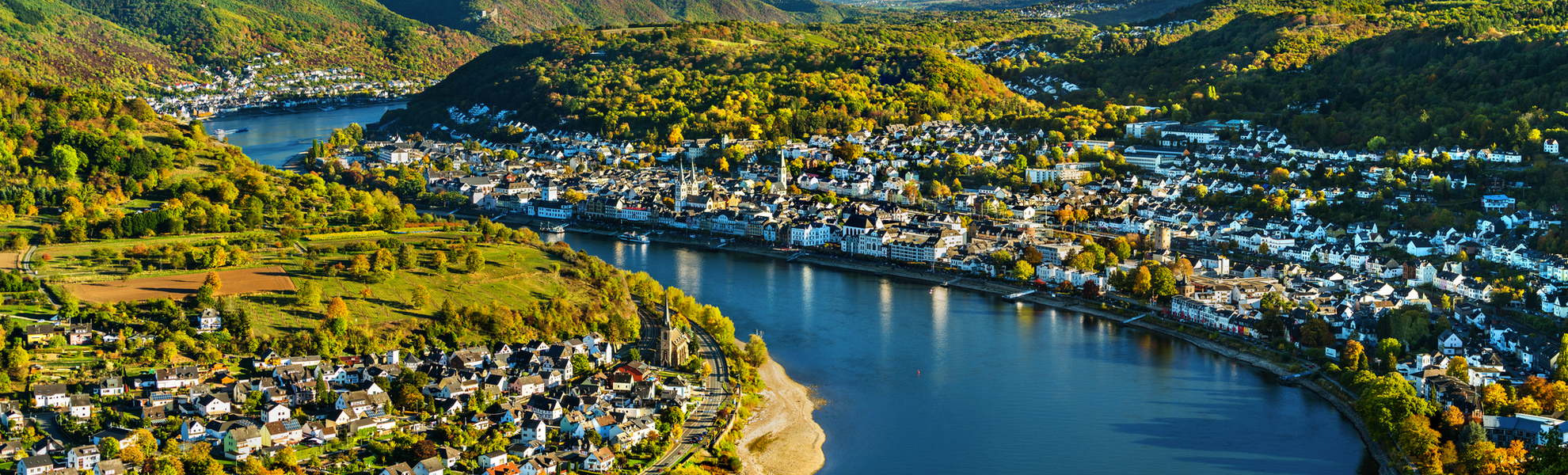 Luftaufnahme der Städte Filsen und Boppard mit dem Rhein in Deutschland - © Leonid Andronov - stock.adobe.com