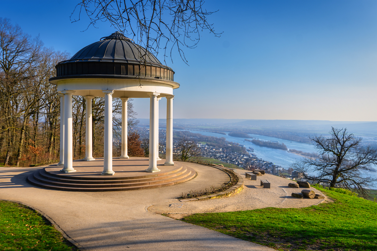 winterlicher Blick vom Niederwalddenkmal in Rüdesheim - © HerrKaiser - stock.adobe.com