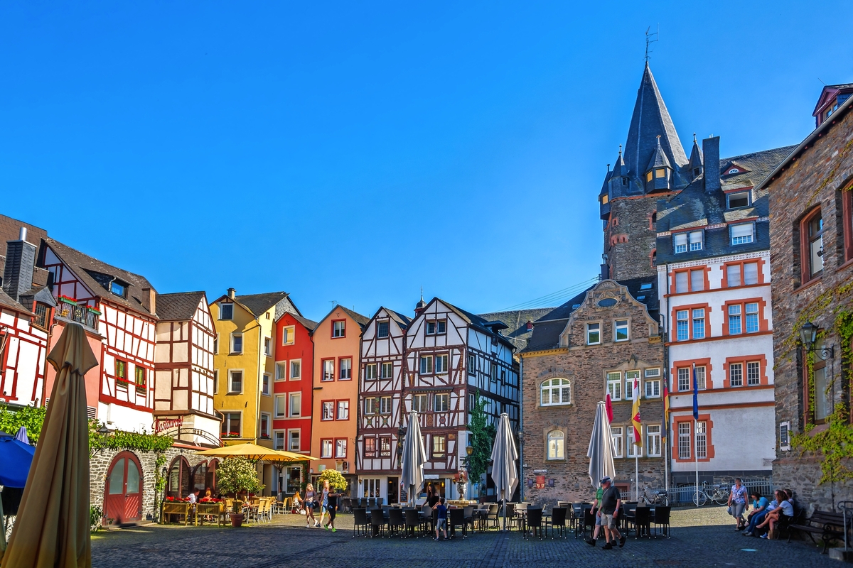 Bernkastel-Kues an der Mosel - © pure-life-pictures - stock.adobe.com