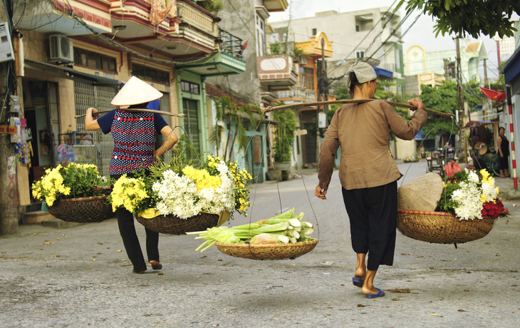 © shutterstock_151042781 - Straßenverkäufer in Vietnam