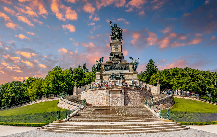 Niederwalddenkmal in Rüdesheim - © Sina Ettmer - stock.adobe.com