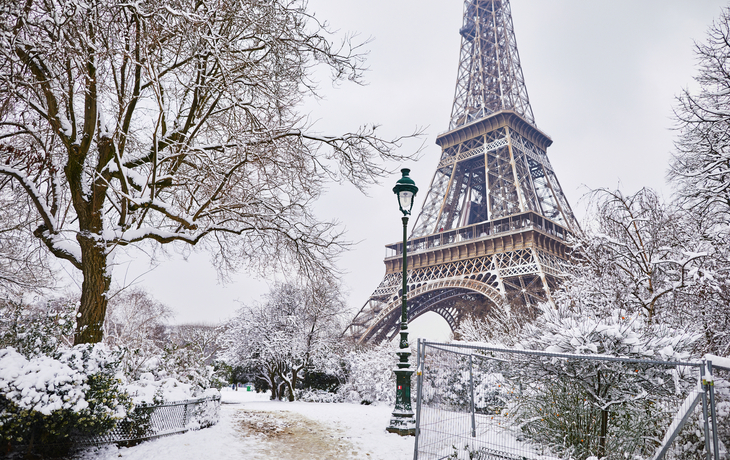 © Ekaterina Pokrovsky - stock.adobe.com - Eiffelturm im Winter