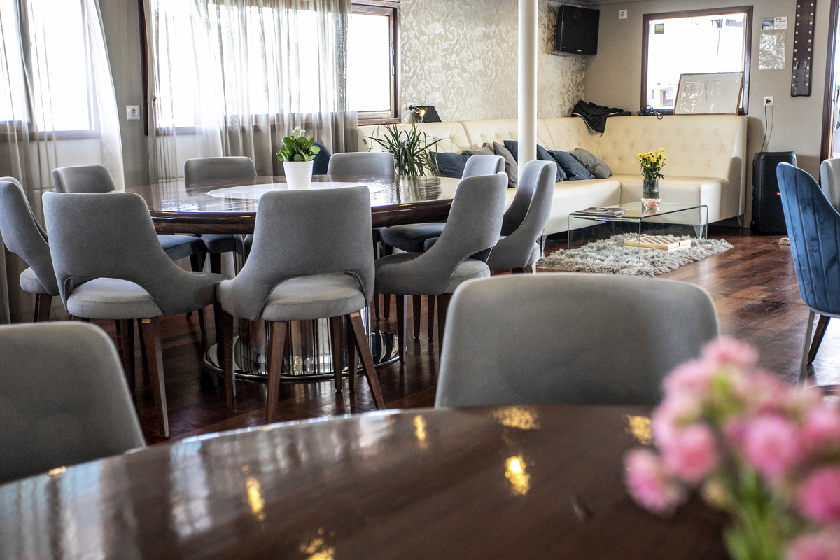 Restaurant MV Liberty