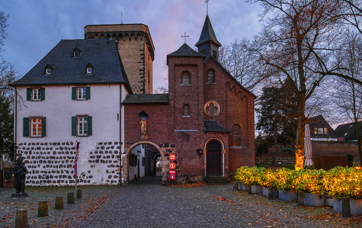 historisches Stadttor von Zons - © hespasoft - stock.adobe.com