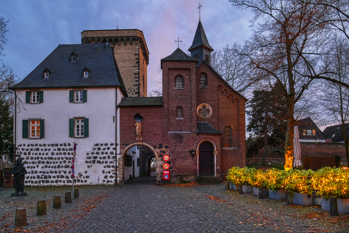 historisches Stadttor von Zons - © hespasoft - stock.adobe.com
