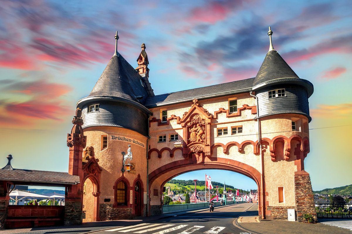 Brückentor in Traben-Trarbach - © Sina Ettmer - stock.adobe.com