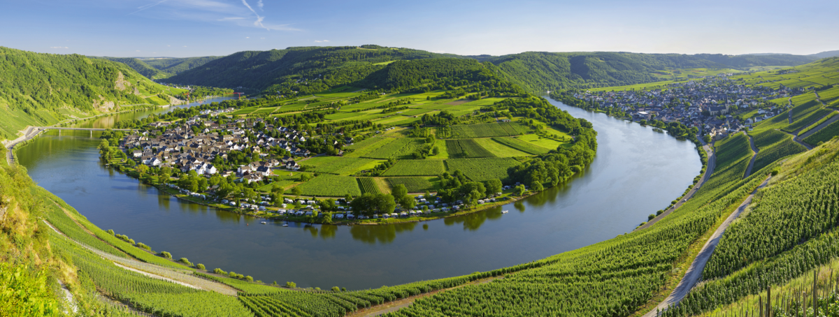 Moselschleife Kröv-Wolf - © RalfenByte - Fotolia