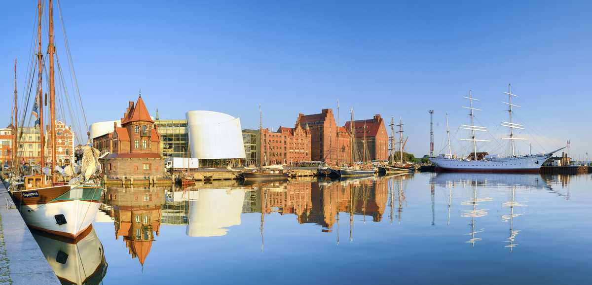 Hafen mit Ozeaneum, Stralsund - © FRANCESCO CAROVILLANO