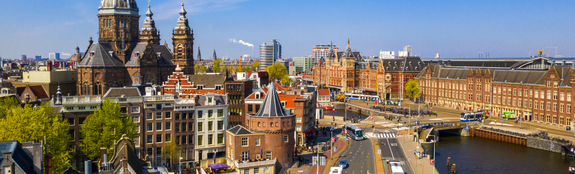 Panorama-Luftaufnahme von Amsterdam an einem Sommertag, Niederlande - © Aerial Film Studio - stock.adobe.com