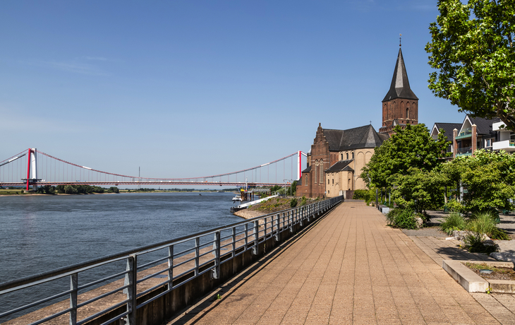 Rheinpromenade in Emmerich - © Jan van der Wolf - stock.adobe.com