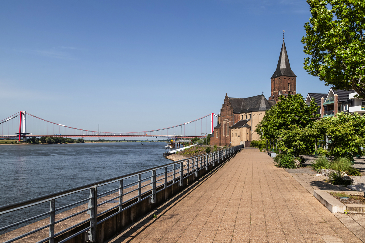 Rheinpromenade in Emmerich - © Jan van der Wolf - stock.adobe.com