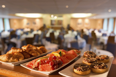 buffet Auslage des Buffets auf einem Flusskreuzfahrtschiff
