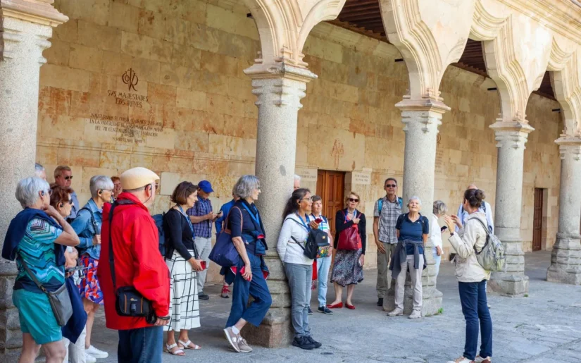 Salamanca-Ausflug Reisegruppe in Salamanca bei einer Führung